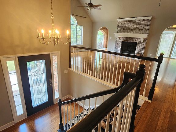 4th image of 103 Washington Ln