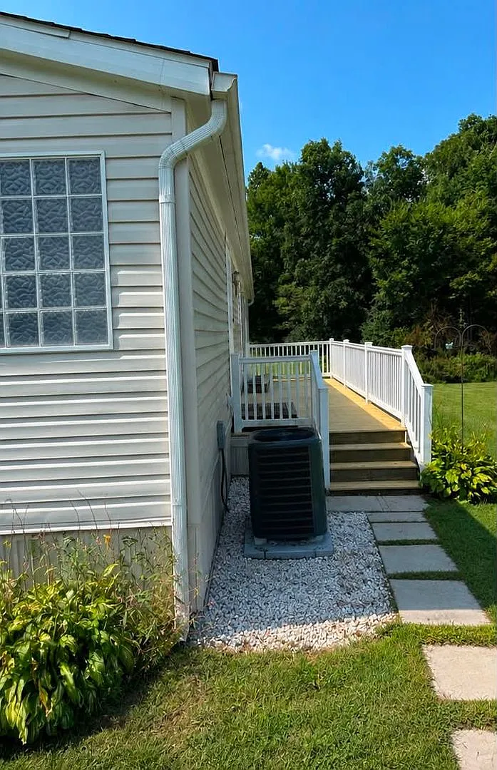17 Meadowview Drive — Photo 3