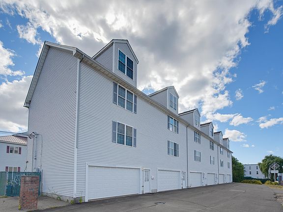 5th image of 101 Maple Street #5