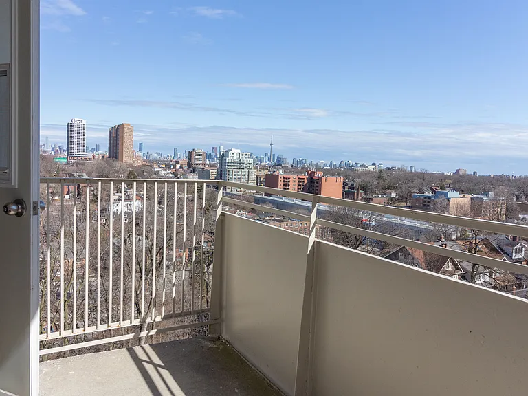 45 Oakmount Rd — Photo 4