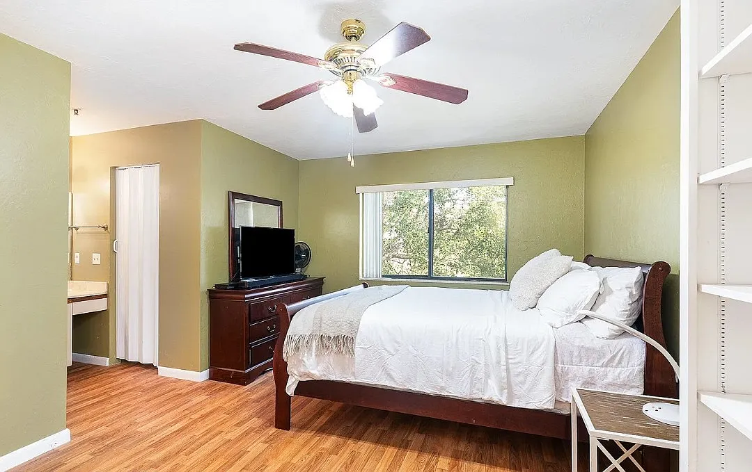 2 bed, 1216 sqft, $1,500 — Photo 2
