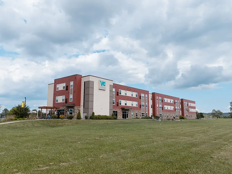 325 Campus Dr #104 — Photo 31