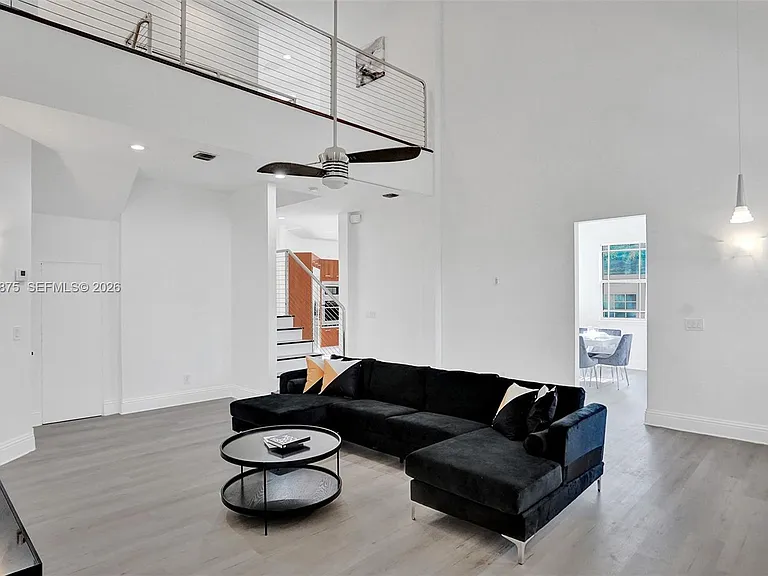 1207 SW 21st St — Photo 17