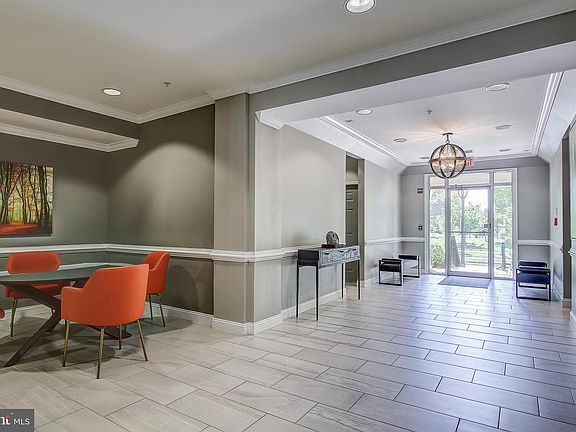 4th image of 701 Fallsgrove Dr APT 202
