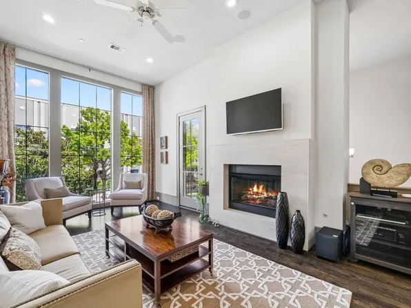 1416 Lake Pointe Pkwy, Sugar Land, TX 77478