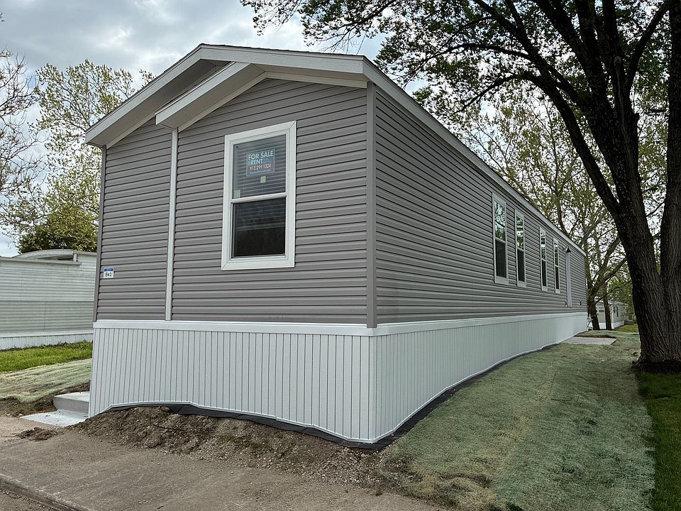 2nd image of 841 S 75th St
