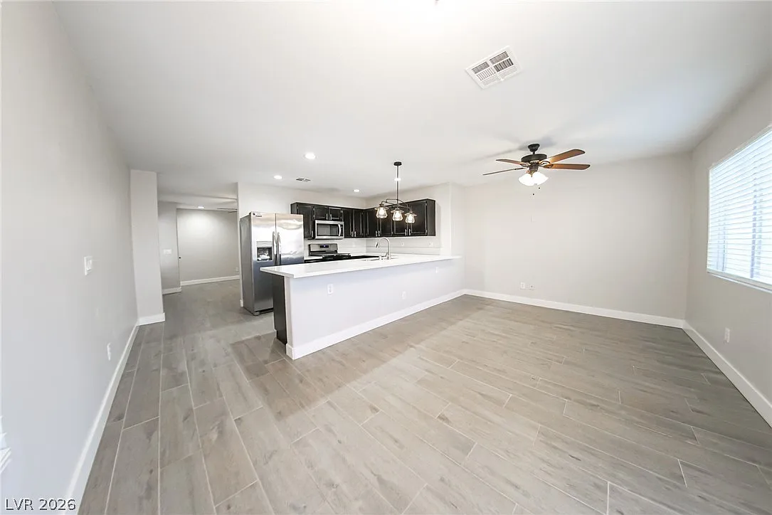 3 bed, 2.0 bath, 1342 sqft, $1,700 — Photo 3