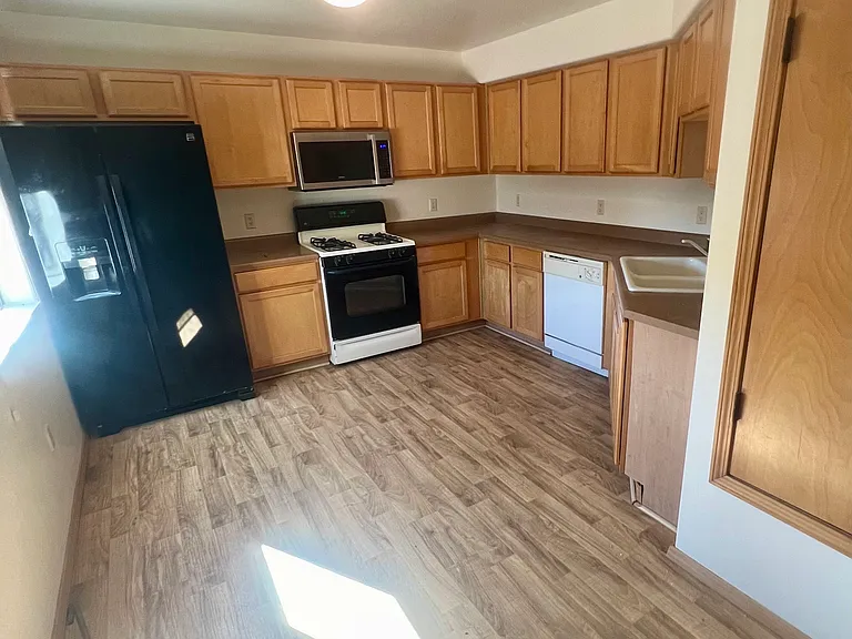 3300 Rufina St #F-26 — Photo 2