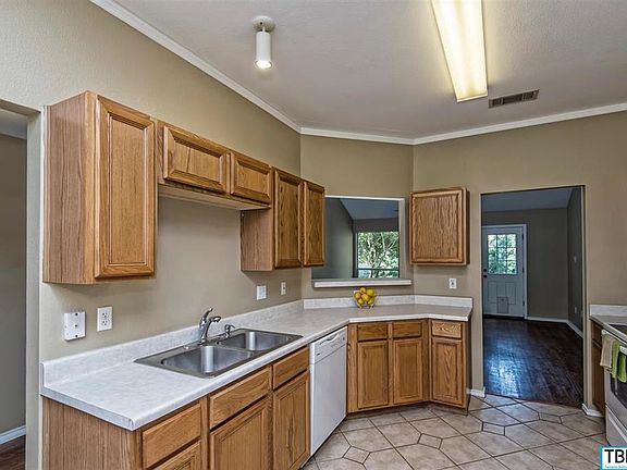 3rd image of 411 Silver Stone Dr