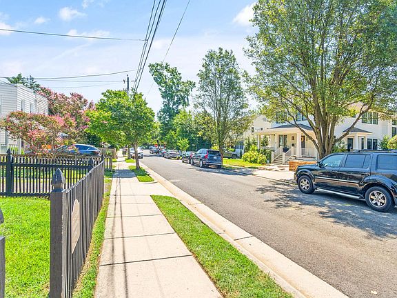 4th image of 9 W Caton Ave