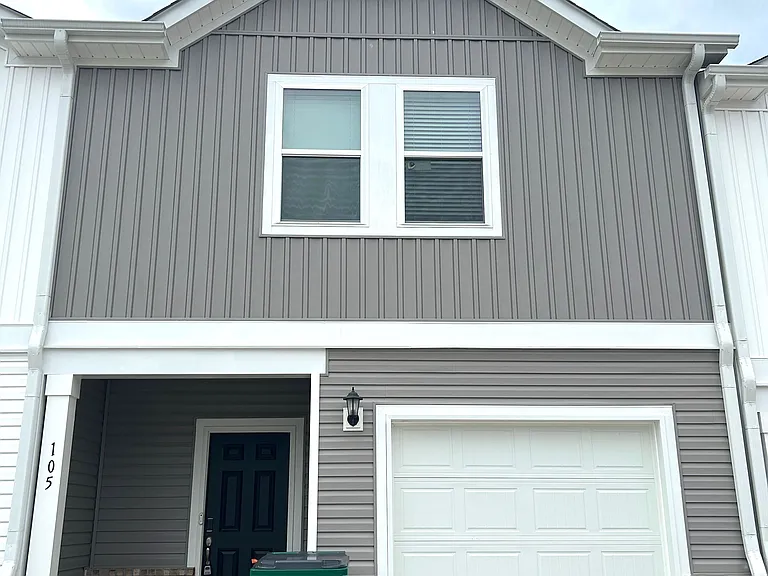 105 Pleasure Ln — Photo 1