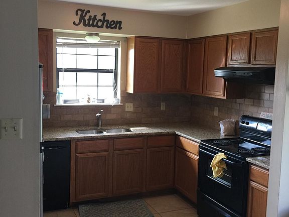 3rd image of 1813 Woodsman Dr #A