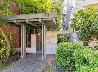 211 Summit Ave E #S320, Seattle, WA 98102