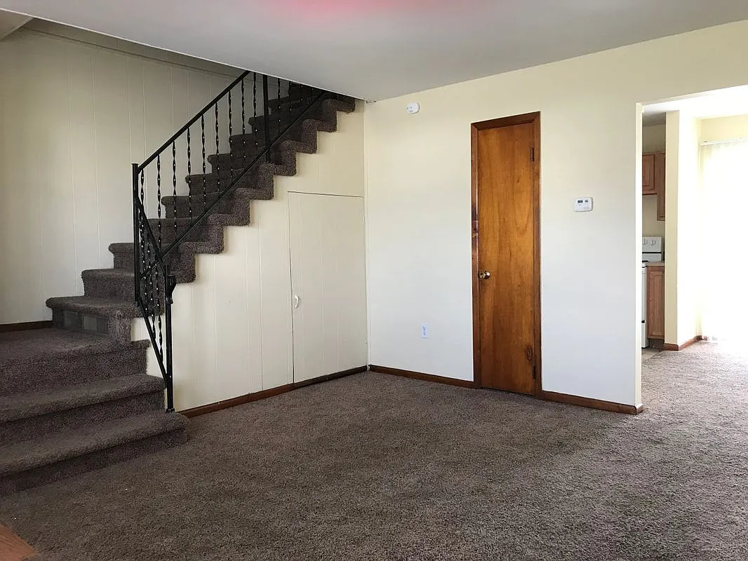 Building Photo - 204 Brubaker Dr #1