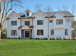 51 Glenmere Dr, Chatham, NJ 07928