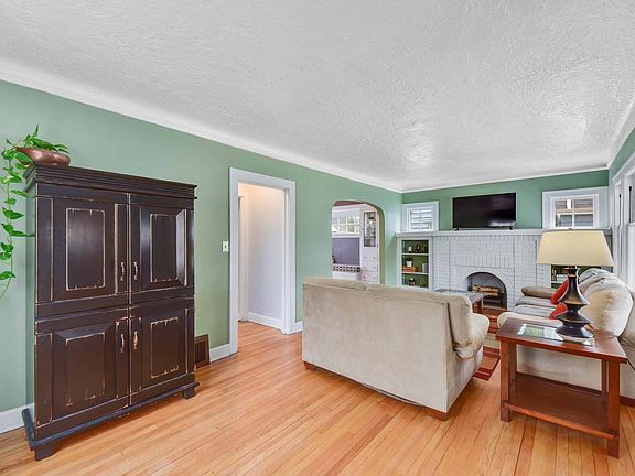 5th image of 2369 Northland Ave
