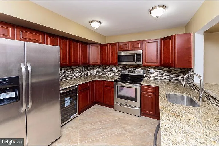 36 Holyoke Ln photo 1