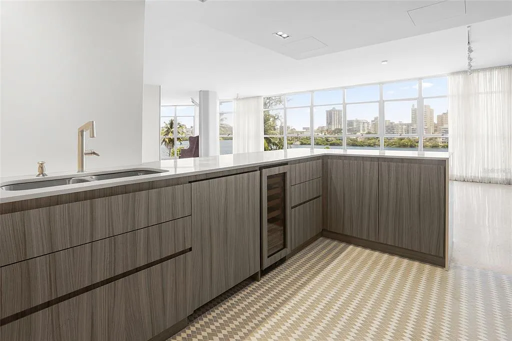 860 Ashford Ave — Photo 3