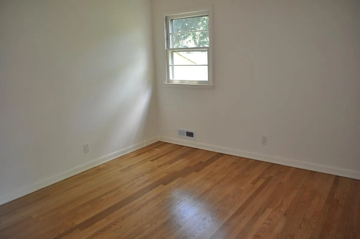 2nd of 3 Bedrooms - 146 North Ave