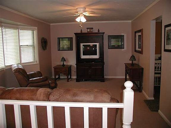 2nd image of 5235 Southern Manor Dr