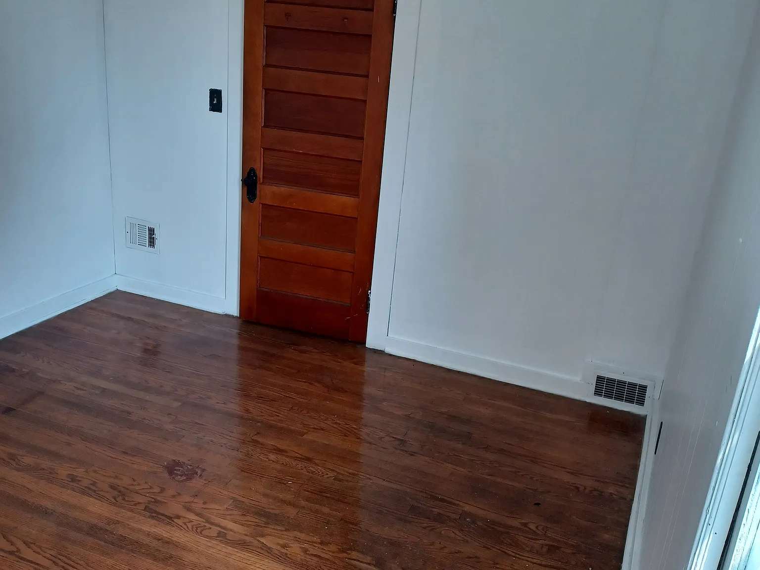 2 bed, 1020 sqft, $1,300 — Photo 4
