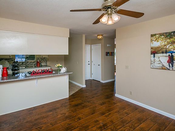 3rd image of 2210 Casa Linda St