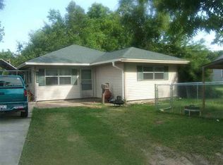 6430 Howe St, Groves, TX 77619
