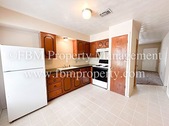 3rd image of 907 N Preston St #6