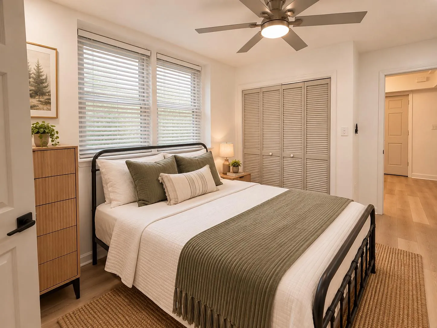 4 bed, 4.0 bath, 2040 sqft, $1,269 — Photo 2