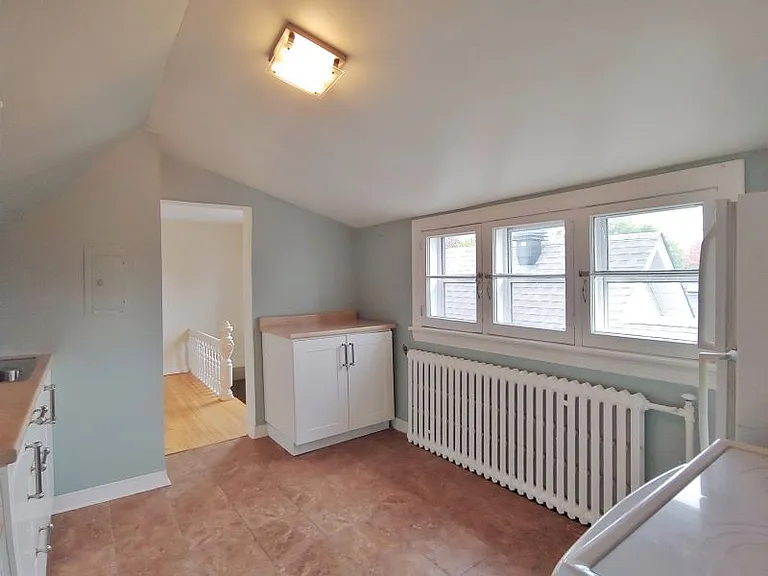 501 Gilmour St #4 — Photo 7