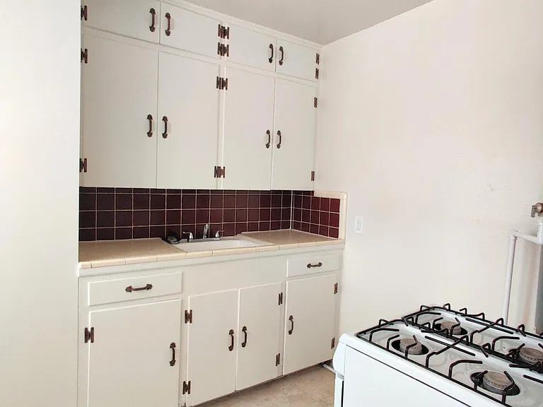 5725 Martel Ave #A — Photo 11