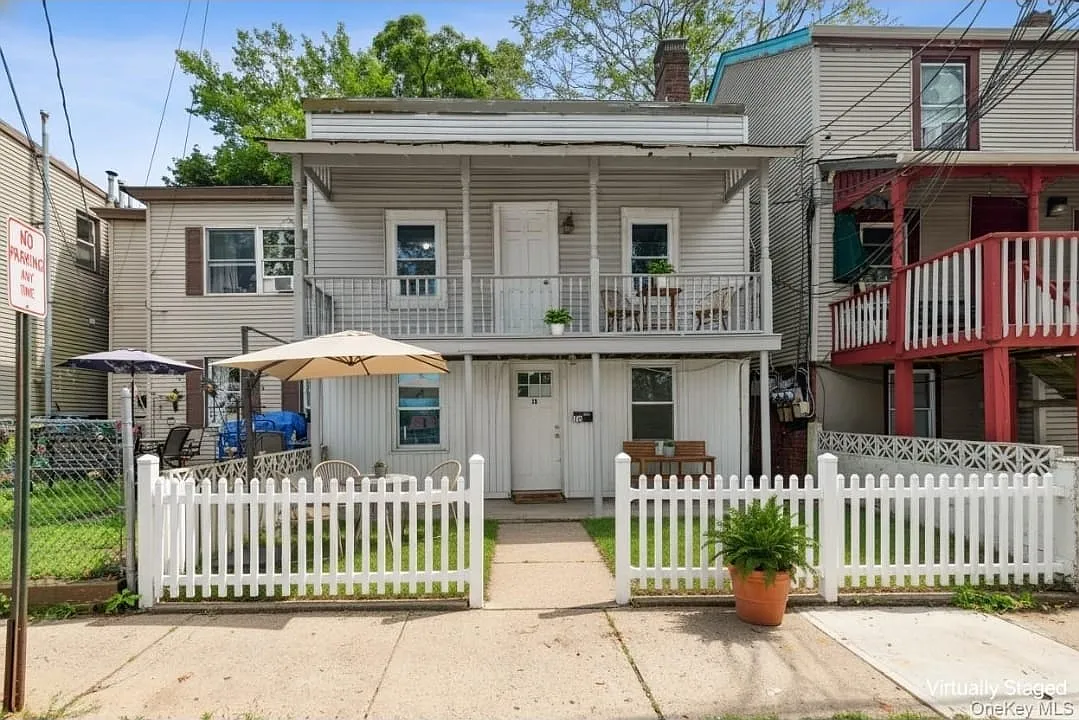 4 bed, 1454 sqft, $2,999 — Photo 1