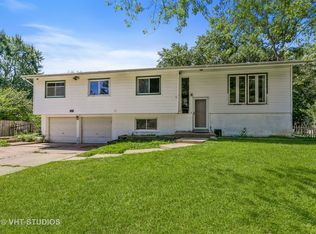 369 Coventry Ct S, Crystal Lake, IL 60014
