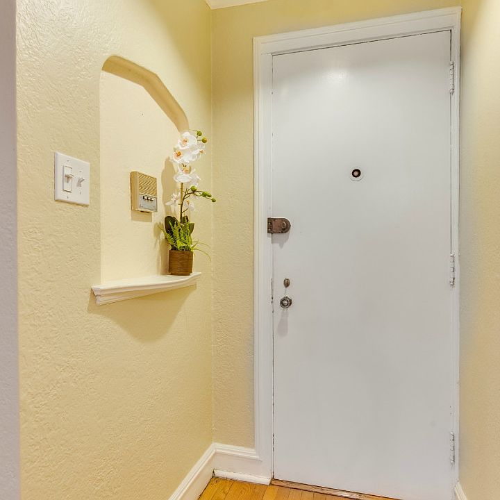 1st image of 1216 W Jarvis Ave #1S