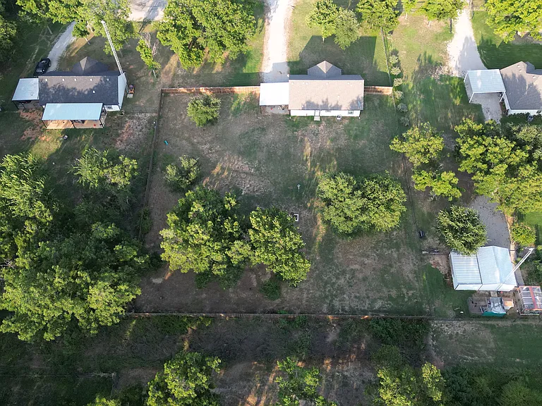 411 Pecan Tree Ct — Photo 29