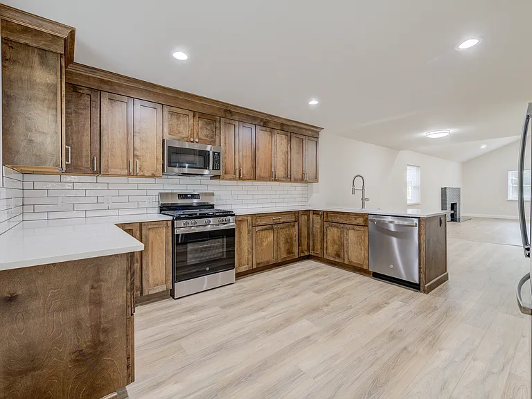 6924 Nashville Ave — Photo 11