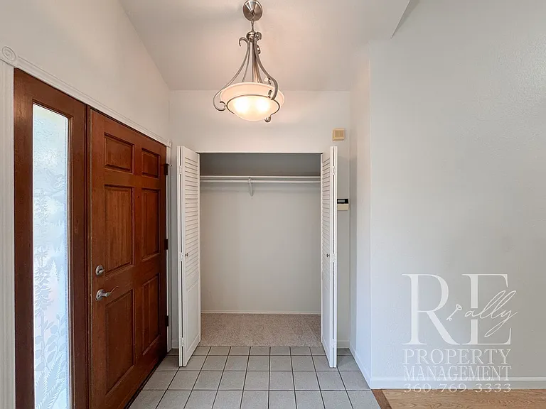 4618 NW Bernard St — Photo 4