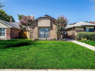 320 Liberty Pl, Grand Prairie, TX 75052