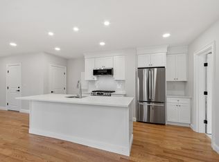84 N Main St #2, Westford, MA 01886