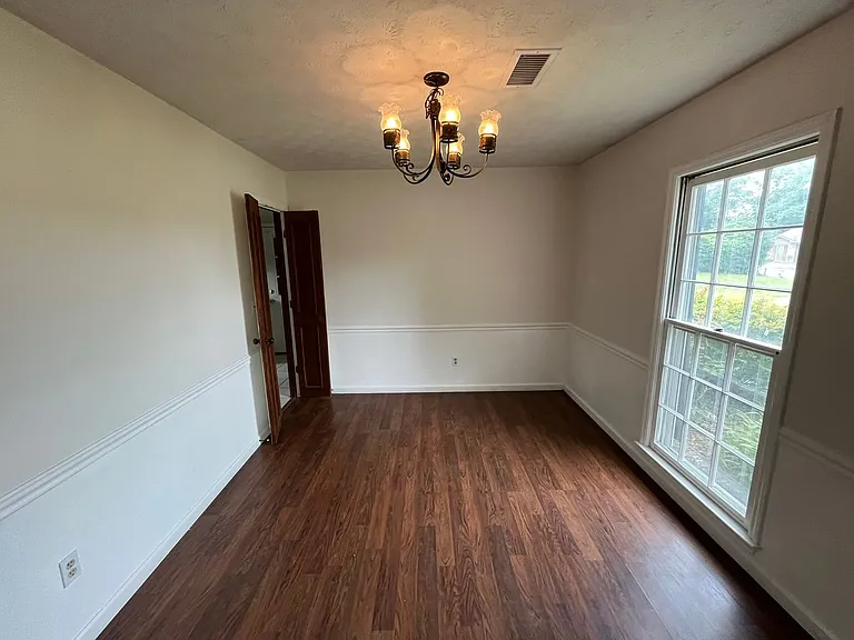 3911 Curry St — Photo 13