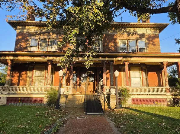 2256 Collingwood Blvd, Toledo, OH 43620