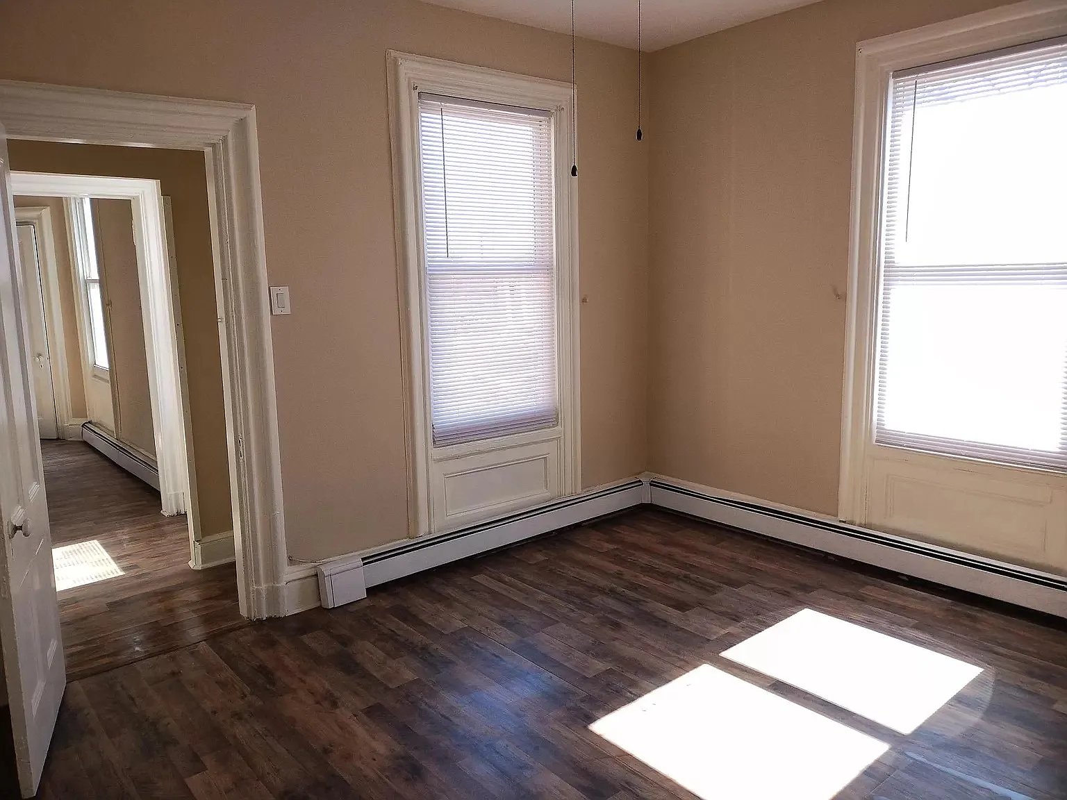 3 bed, 1100 sqft, $2,150 — Photo 2