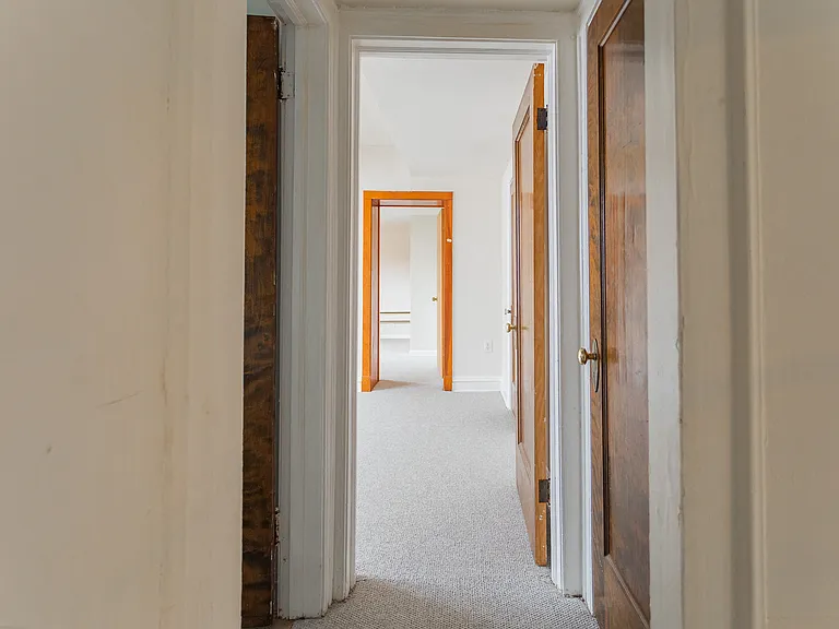 Bedroom Entrance 1225-G
