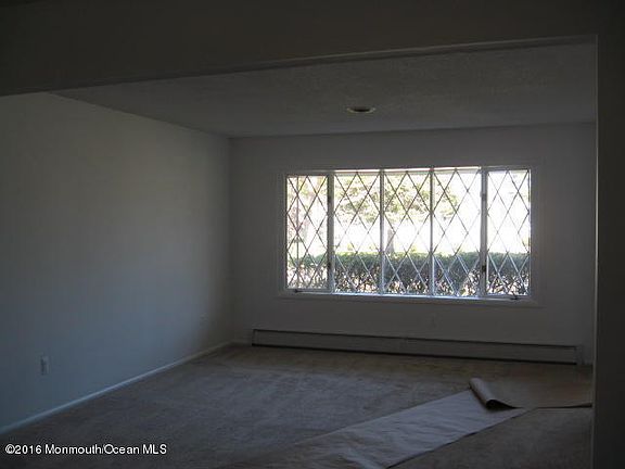 3rd image of 17 Edgewater Dr