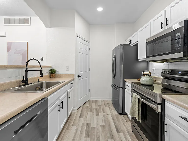 5255 Memphis St #1007 — Photo 7