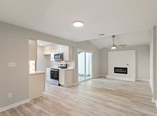 220 N Palmyra Dr, Virginia Beach, VA 23462
