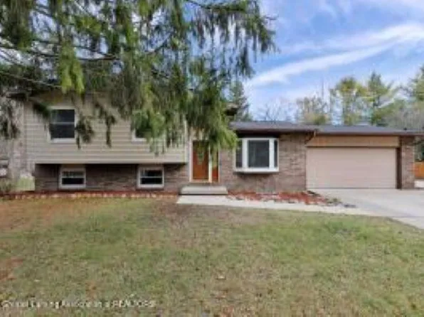 5900 Perrine Rd, Midland, MI 48640