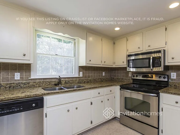 2693 Ashworth Cir — Photo 7