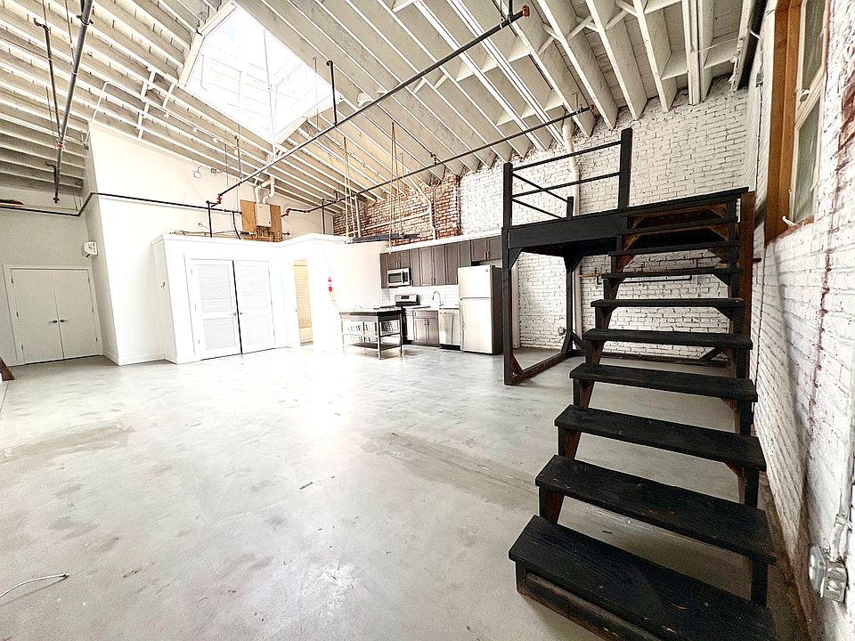Living area, kitchen area, loft