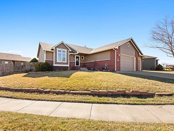 2nd image of 3429 N Pepper Ridge St